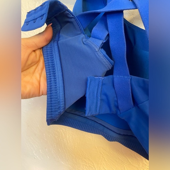 Lululemon bra - Picture 3 of 7